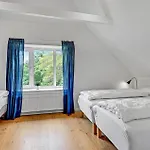 Vakantiehuis Four-bedroom In Grenå