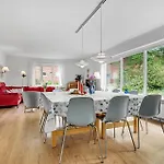 Vakantiehuis Four-bedroom In *