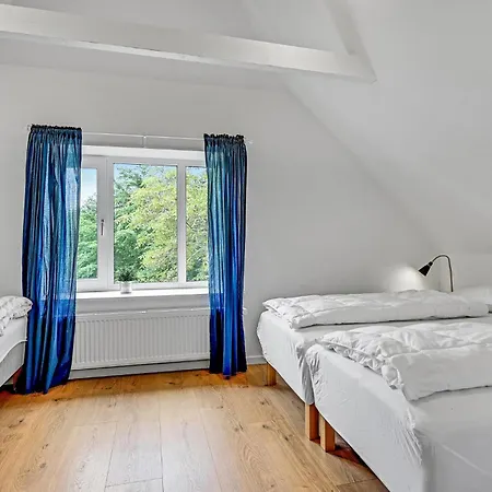 Holiday home 5 Bedroom Lovely In Grenaa Brondstrup