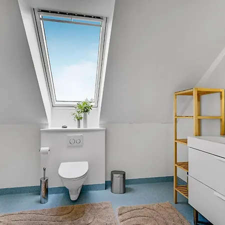 5 Bedroom Lovely In Grenaa * Brondstrup