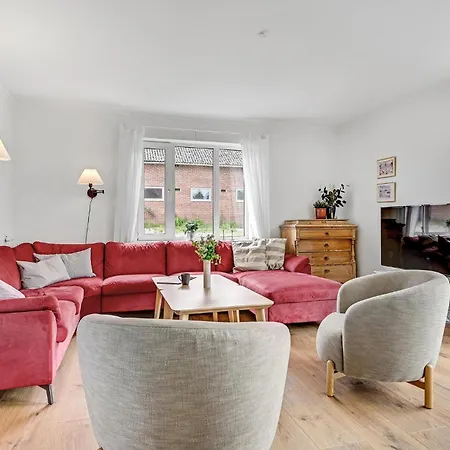5 Bedroom Lovely In Grenaa * Brondstrup