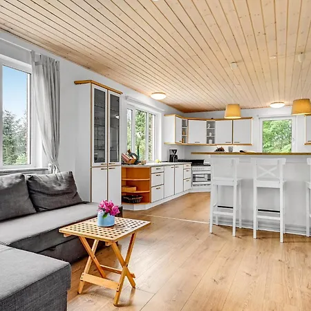 5 Bedroom Lovely In Grenaa * Brondstrup