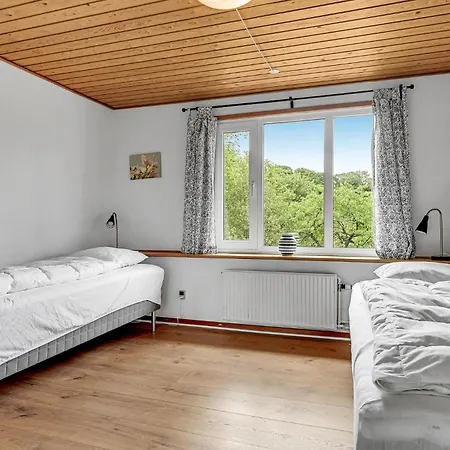 5 Bedroom Lovely In Grenaa