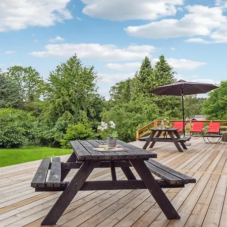 Holiday home 5 Bedroom Lovely In Grenaa Brondstrup